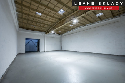 Pronájem skladu 1500 m2 v Kladrubech nad Labem - Fotka 1